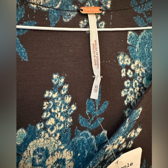 NWT Free People Speak Easy Printed Bell Sleeve Top - Picture 7 of 9